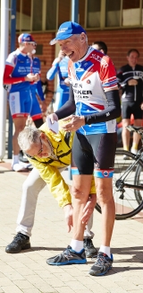 <h5>Calf rub down after the race</h5>